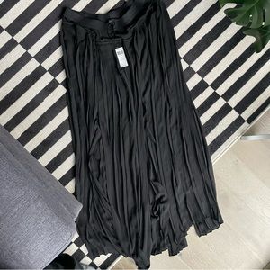 BCBG Max Azria Black Pleated Skirt